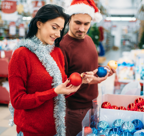 couple shopping for christmas